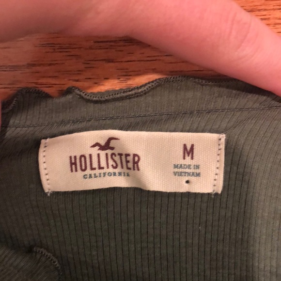 HOLLISTER GREEN FRILLED OFF THE SHOULDER TOP - Picture 2 of 2